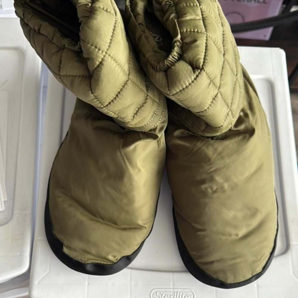 Olive Quilted Women's Slippers